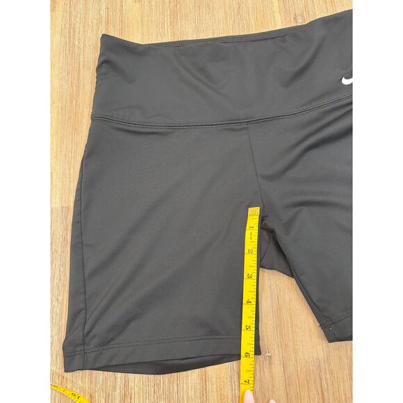 Nike Womens Athletic Shorts Size Medium - Picture 5 of 5